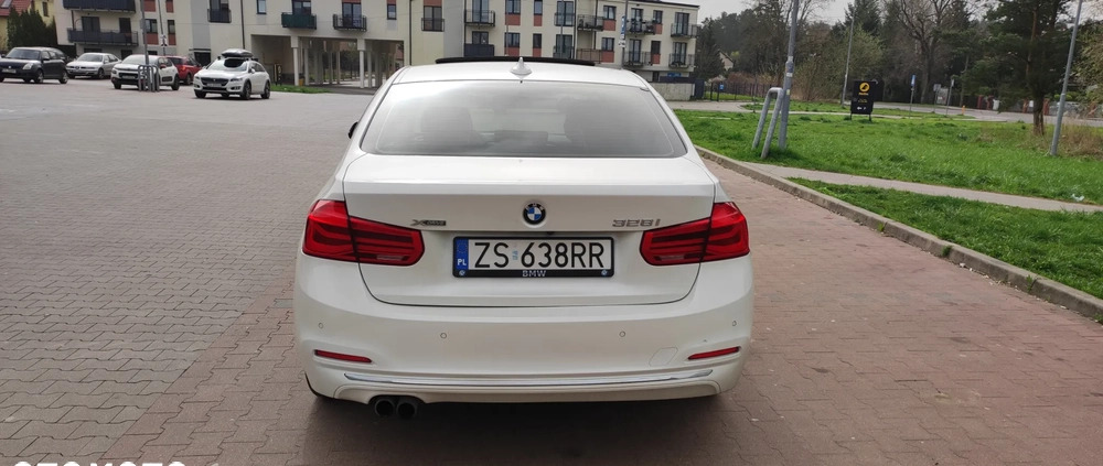 BMW Seria 3 cena 72400 przebieg: 111800, rok produkcji 2016 z Szczecin małe 379